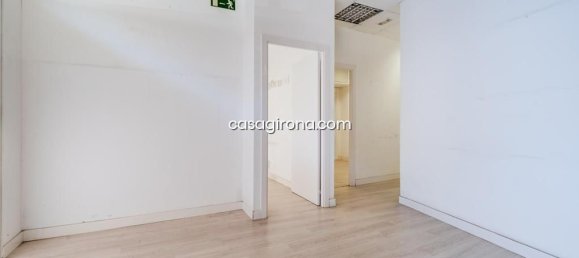 Imóvel comercial T3 em Girona, Spain N.º 161499 4