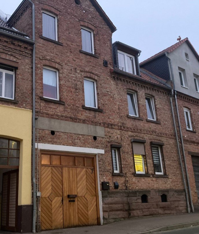 10 rooms Apartment in Helbra, Germany No. 372243