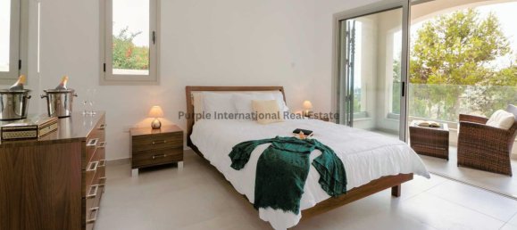 4 bedrooms Villa in Tala, Cyprus No. 1155 5