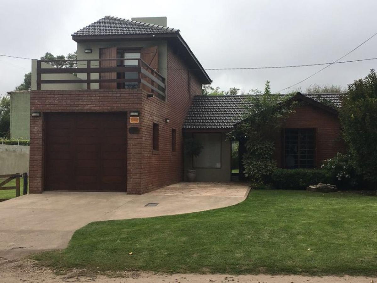 3 bedrooms House in Mar del Plata, Argentina No. 84714