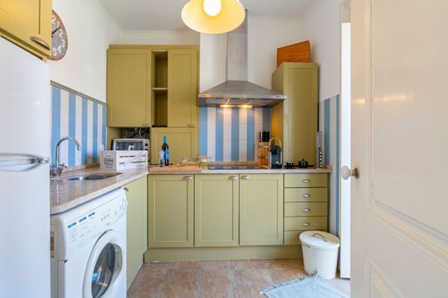 2 bedrooms Apartment in Lisbon, Portugal No. 94180