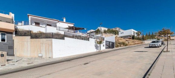 3 bedrooms House in La Zubia, Spain No. 134169 2