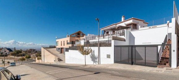 3 bedrooms House in La Zubia, Spain No. 134169 9