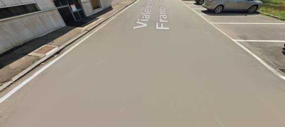 3 bedrooms Apartment in Vercelli, Italy No. 379691 4