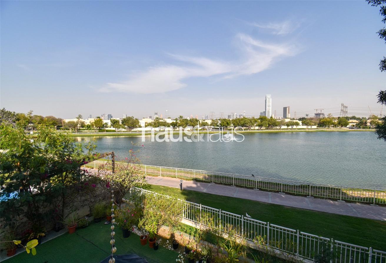 4 Schlafzimmer Villa in Meadows, UAE, Nr. 99135