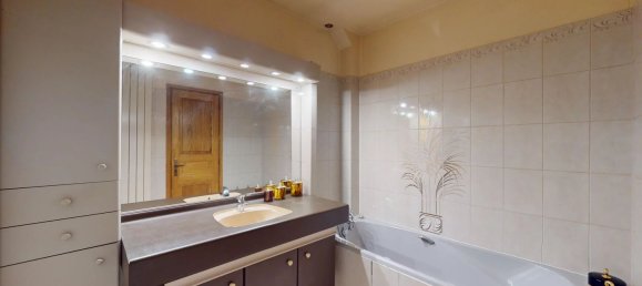 Casa de 3 dormitorios en Chelles, France No. 141634 9