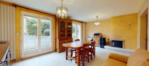 Casa de 3 dormitorios en Chelles, France No. 141634 3