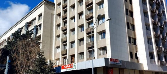 Apartamento de 3 dormitorios en Nasimi, Azerbaijan No. 1447 2