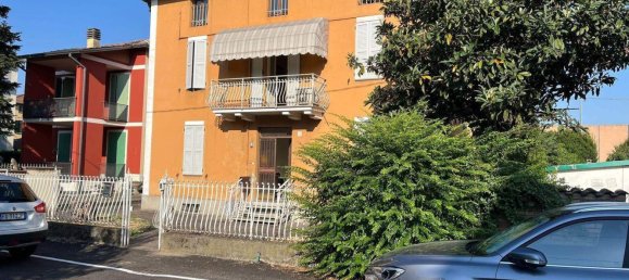 10 rooms House in Parma, Italy No. 268909 2
