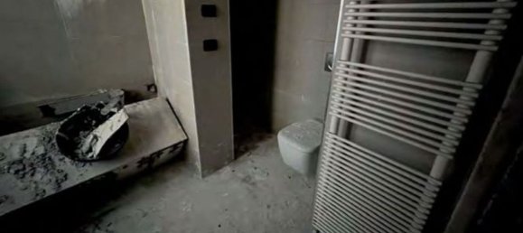 5غرفة شقة في Turin, Italy رقم 50188 12