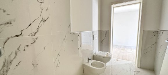 3 rooms Apartment in Florence, Italy No. 52123 23