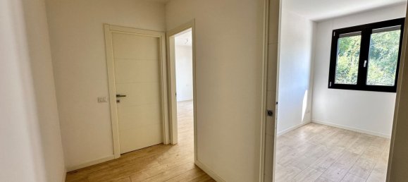3 rooms Apartment in Florence, Italy No. 52123 6