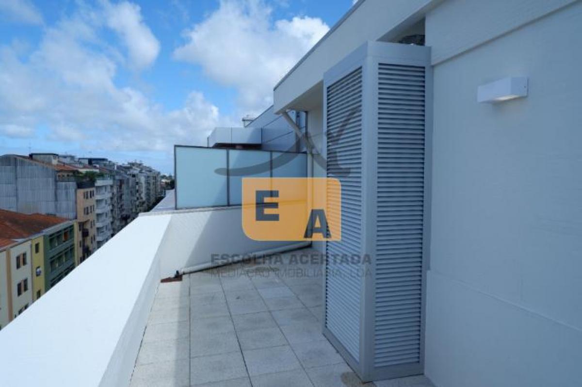 3 bedrooms Apartment in Porto, Portugal No. 4376