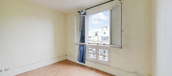 Studio in Paris, France No. 286593 6