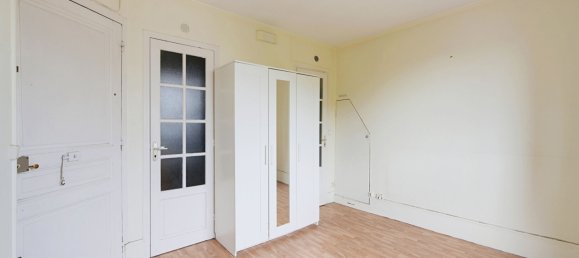 Studio in Paris, France No. 286593 5