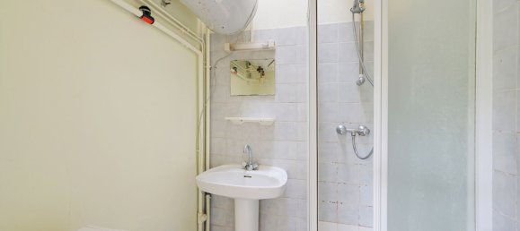 Studio in Paris, France No. 286593 9