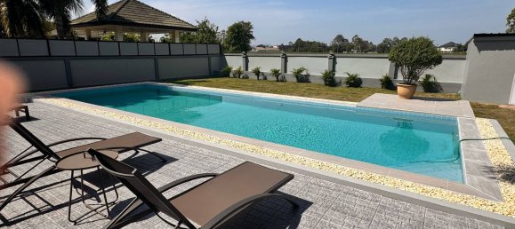 3 dormitorios villa en venta en Pattaya, Chonburi, Eastern Thailand, Thailand № 33199 25
