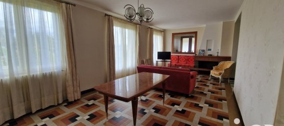 5 bedrooms House in Moliens, France No. 62458 6