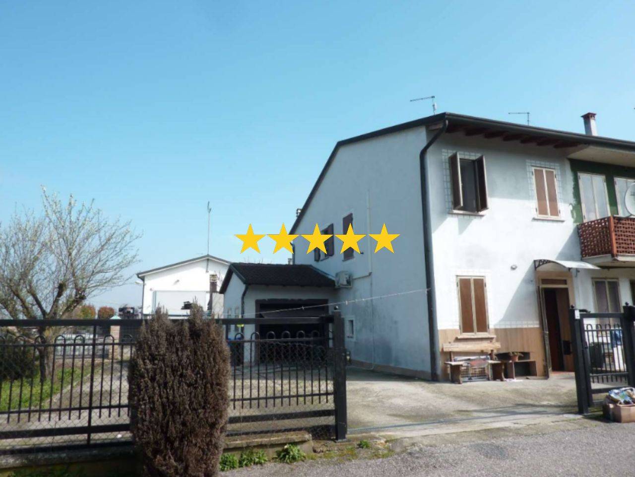 3 bedrooms Villa in Verona, Italy No. 322695