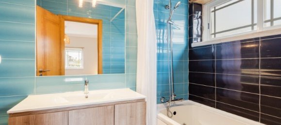 5 bedrooms Villa in Almada, Portugal No. 97091 49