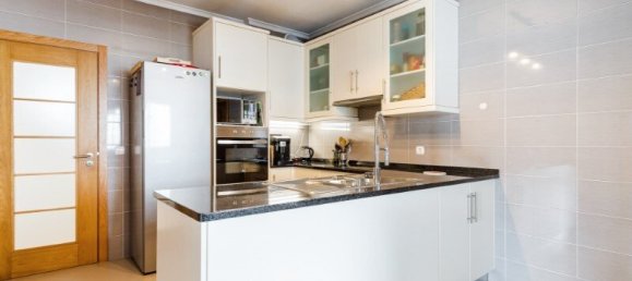 5 bedrooms Villa in Almada, Portugal No. 97091 26