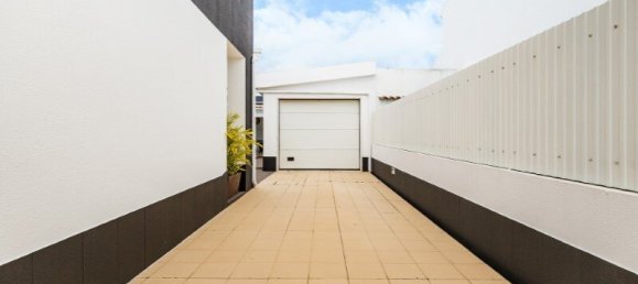 5 bedrooms Villa in Almada, Portugal No. 97091 12