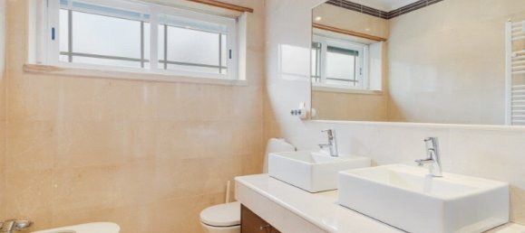 5 bedrooms Villa in Almada, Portugal No. 97091 39