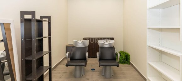 65m² Commercial property in Almada, Portugal No. 291626 12