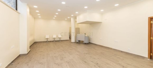 65m² Commercial property in Almada, Portugal No. 291626 8