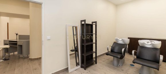 65m² Commercial property in Almada, Portugal No. 291626 11