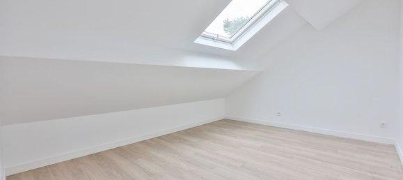 4 bedrooms House in Elancourt, France No. 166974 7