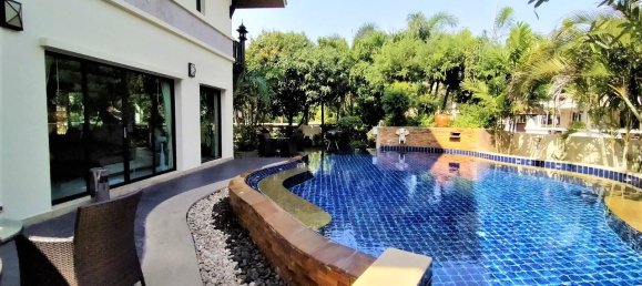 Café/restaurante de 3 dormitorios en Pattaya, Thailand No. 1099 4