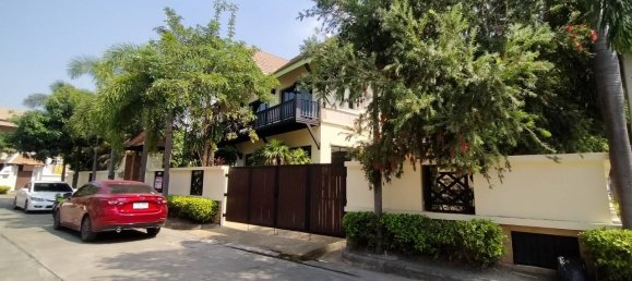 Café/restaurante de 3 dormitorios en Pattaya, Thailand No. 1099 13