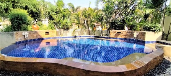 Café/restaurante de 3 dormitorios en Pattaya, Thailand No. 1099 3