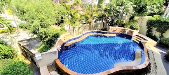 Café/restaurante de 3 dormitorios en Pattaya, Thailand No. 1099 2