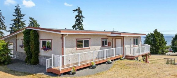 4 bedrooms House in British Columbia, Canada No. 1093 3