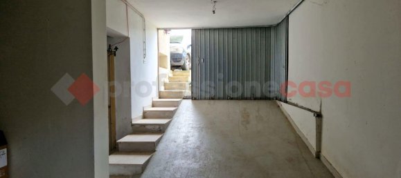 7 rooms House in Roseto degli Abruzzi, Italy No. 78097 7