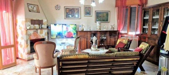 7 rooms House in Roseto degli Abruzzi, Italy No. 78097 2