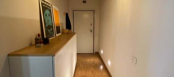 3 rooms Apartment in Modena, Italy No. 99381 2