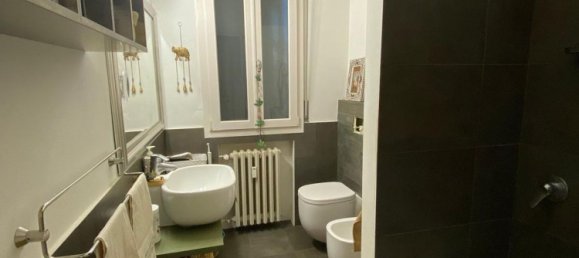 3 rooms Apartment in Modena, Italy No. 99381 5