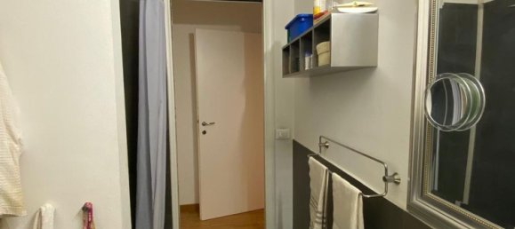 3 rooms Apartment in Modena, Italy No. 99381 6