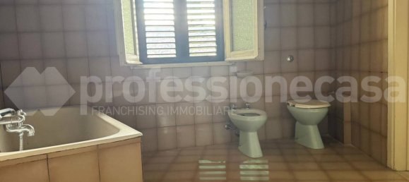 7 rooms House in Forlì del Sannio, Italy No. 340942 13
