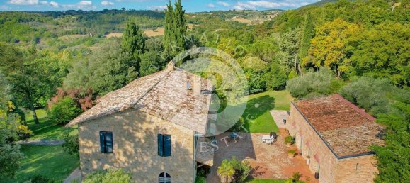 18 غرف نوم فيلا في Perugia, Italy رقم 333312 3