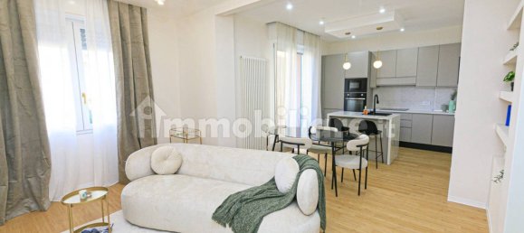 2 bedrooms Apartment in Genoa, Italy No. 99795 2