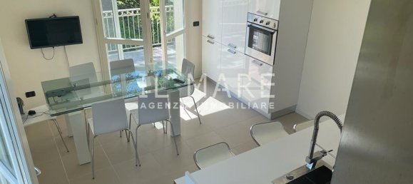 5 bedrooms Villa in Montignoso, Italy No. 48028 36