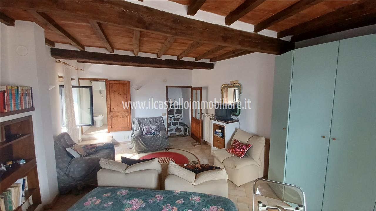 4 rooms House in Radicofani, Italy No. 130624