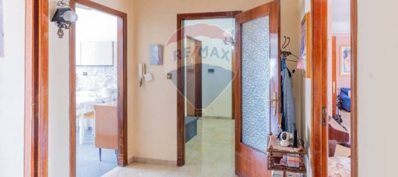 2 Schlafzimmer Wohnung in Palermo, Italy, Nr. 335326 9