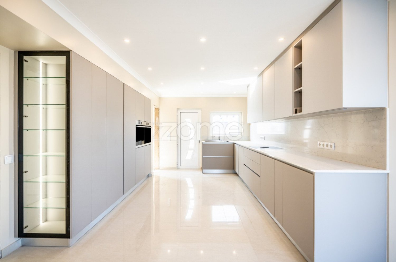 Дом с 4 спальнями в Лагуш, Португалия № 73393