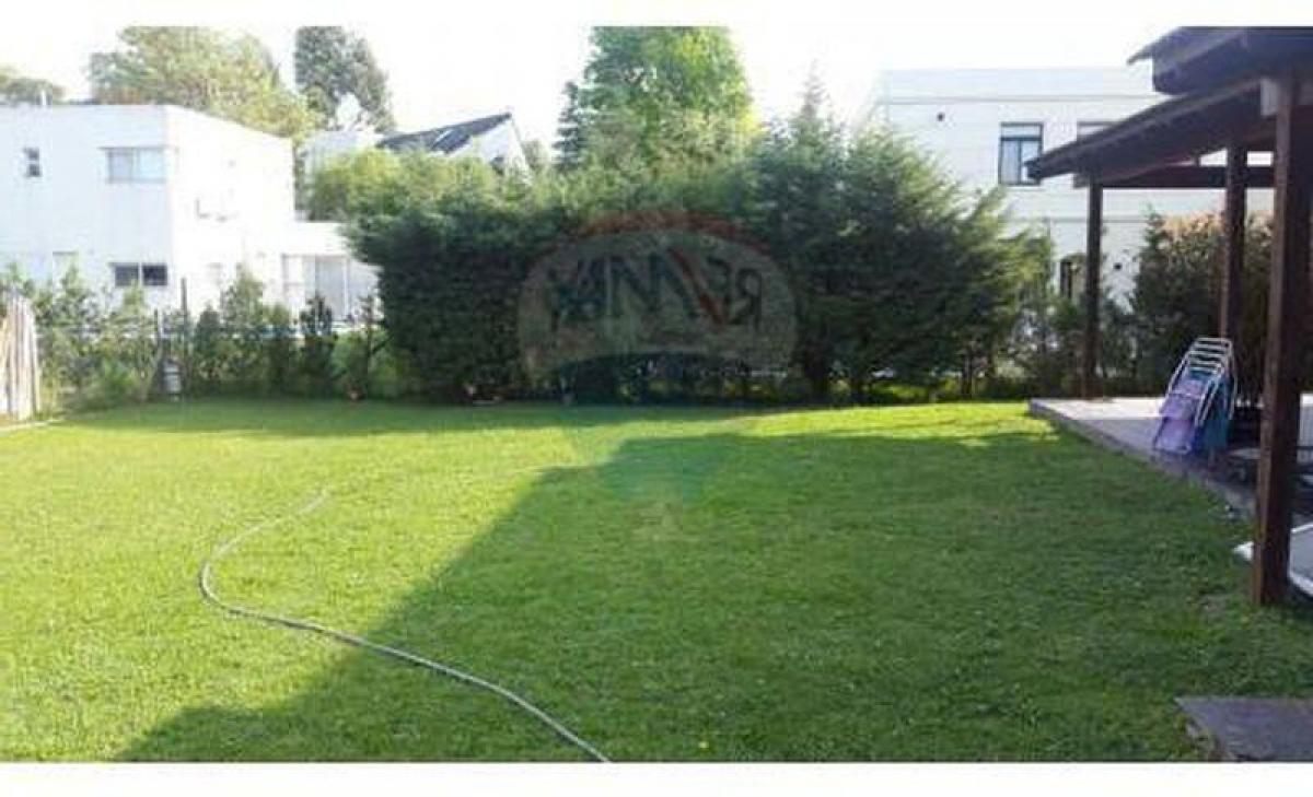 4 bedrooms House in Esteban Echeverria, Argentina No. 18254