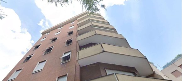 4 bedrooms Apartment in Saronno, Italy No. 363533 9